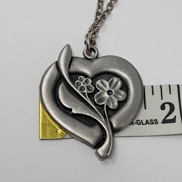 Vintage Signed R. Tennesmed Sweden Pewter Necklace Carved Heart Flower Pendant - Picture 6 of 14